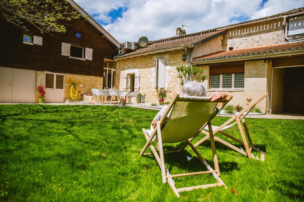 L'Esprit Du 24 Bed & Breakfast Rouffignac-de-Sigoules Exterior photo
