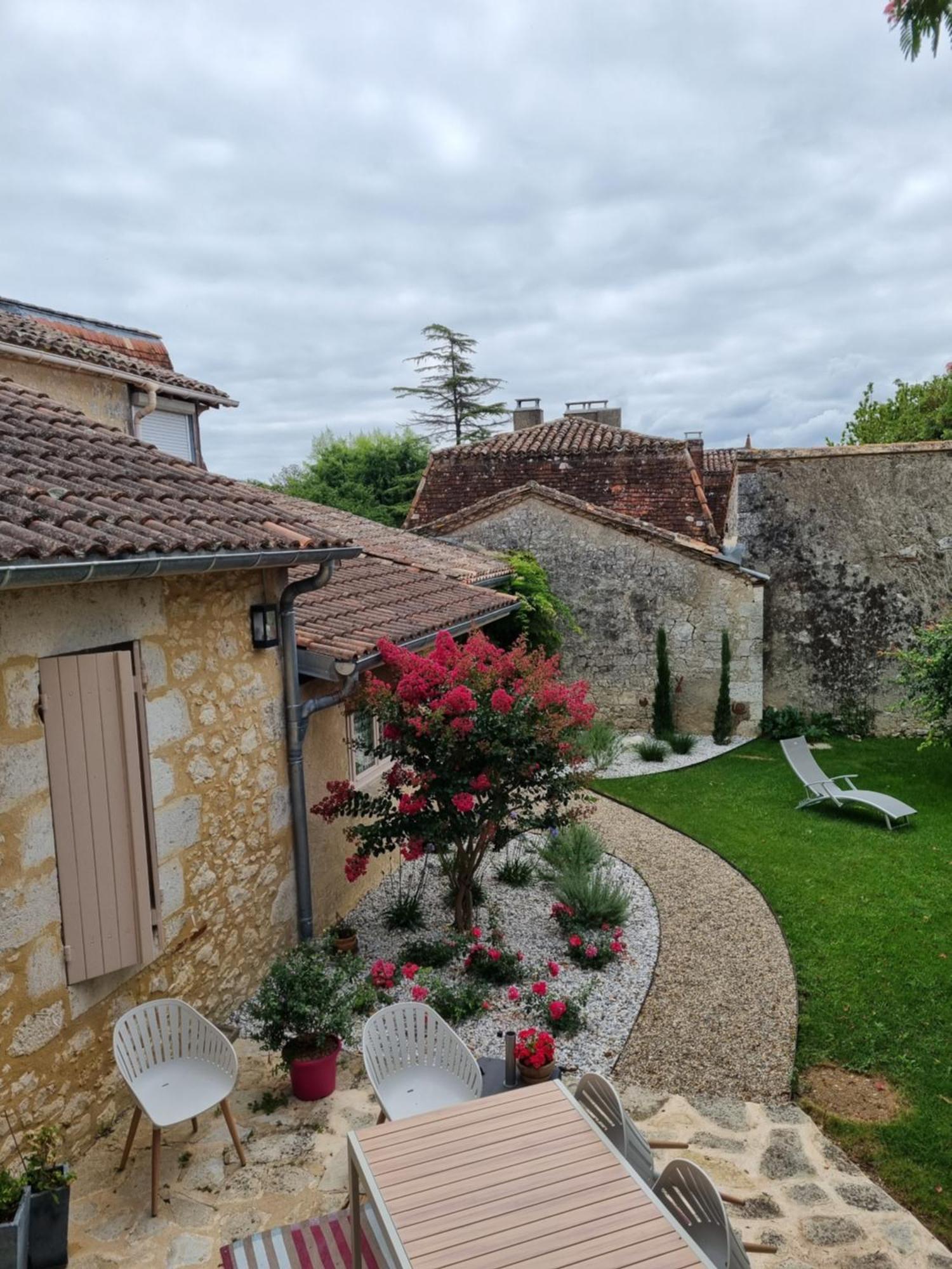 L'Esprit Du 24 Bed & Breakfast Rouffignac-de-Sigoules Exterior photo